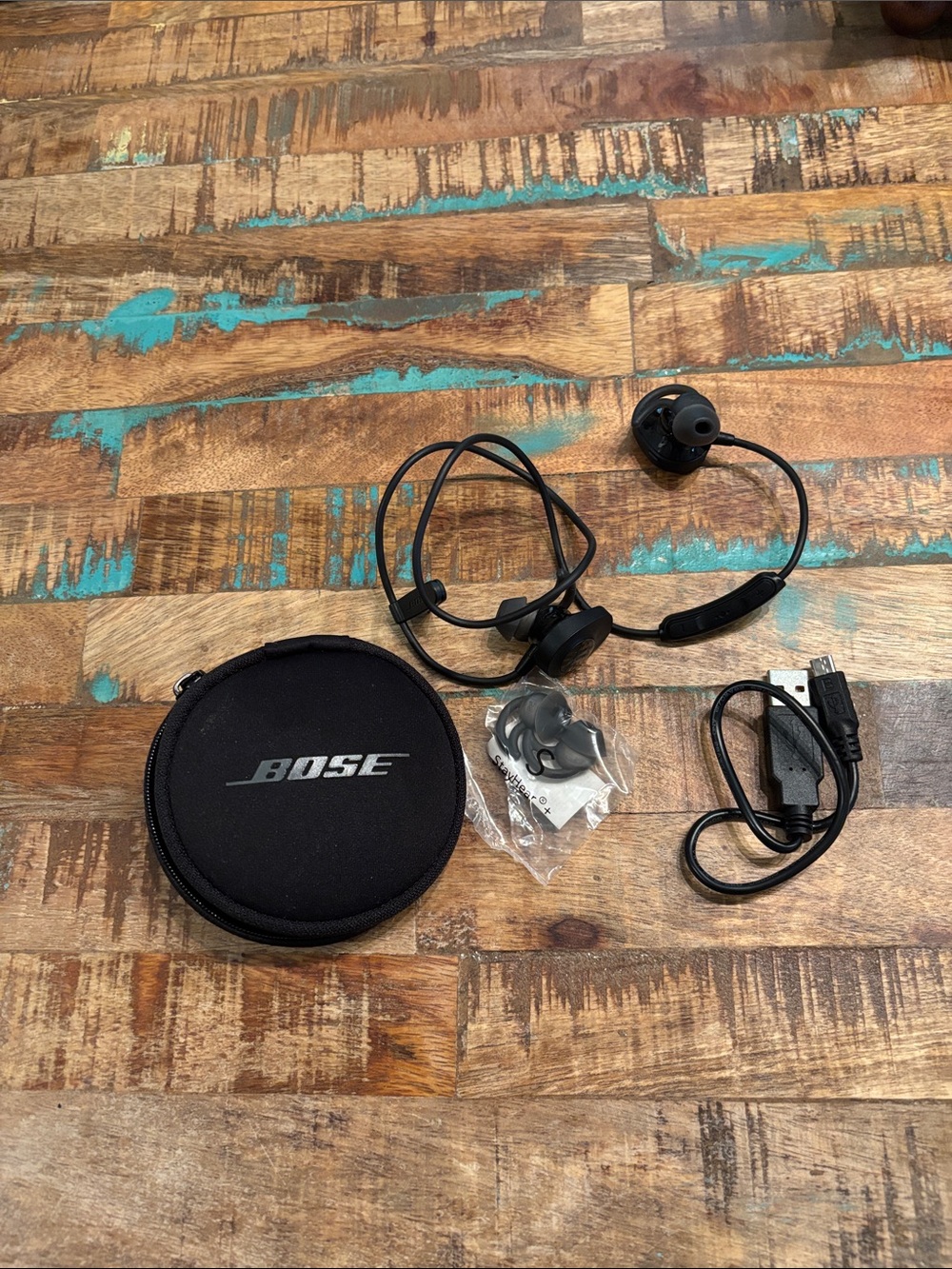 Bose SoundSport Black Wired Earbuds with Charging Cord & Extra set of Covers